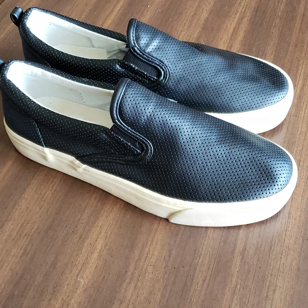 Old Navy Youth Size Slip On Size 3